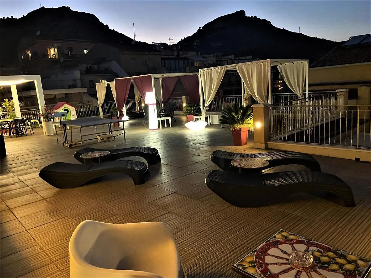 I Due Grifoni Apartments Taormina Italy