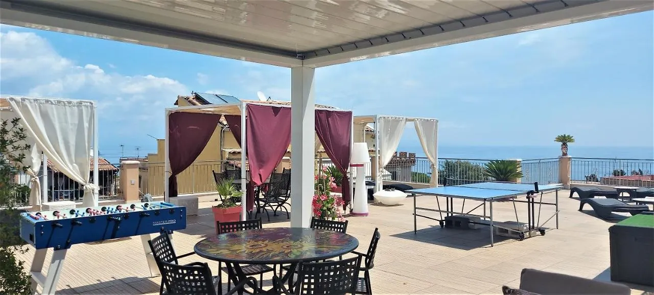 I Due Grifoni Apartments Taormina
