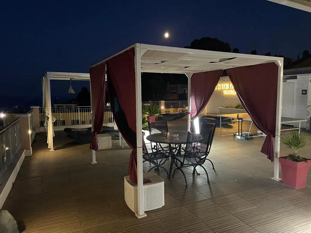 I Due Grifoni Apartments Taormina