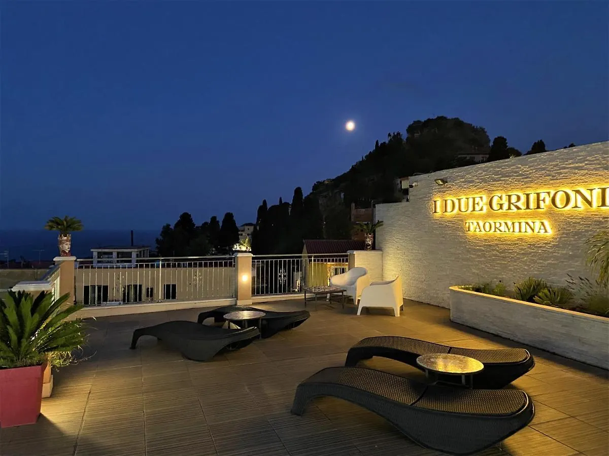 I Due Grifoni Apartments Taormina Italy