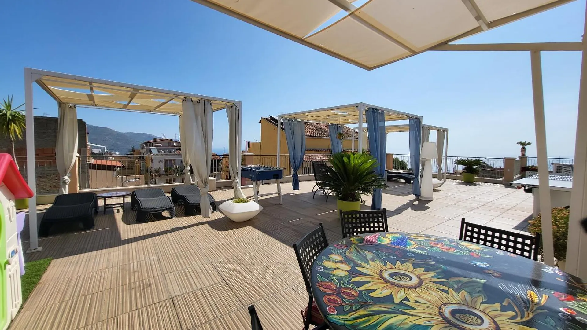 I Due Grifoni Apartments Taormina Italy