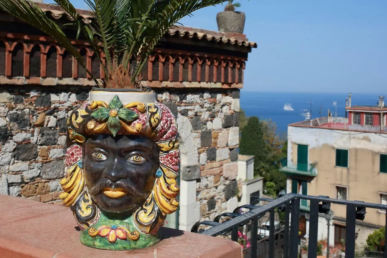 I Due Grifoni Apartments Taormina