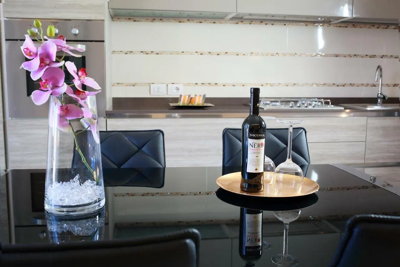I Due Grifoni Apartments Taormina Italy