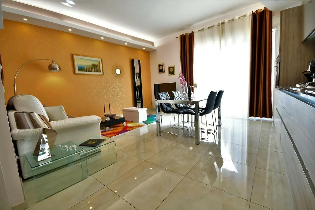 I Due Grifoni Apartments Taormina