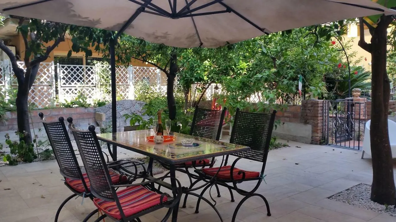 I Due Grifoni Apartments Taormina Italy